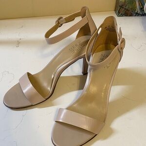 Naturalizer Nude Heels